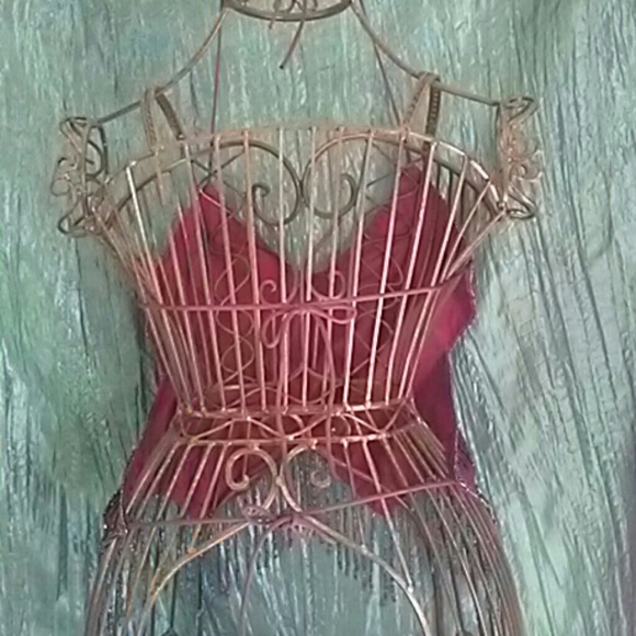 Halter Top - Picture 2 of 2